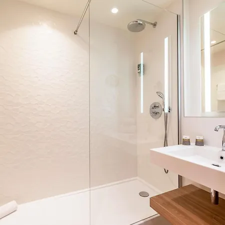 Mercure Centre Prado Velodrome Hotel