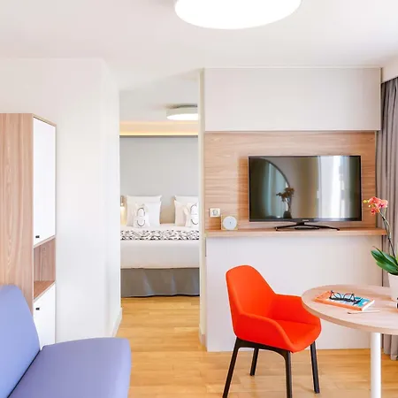 Mercure Centre Prado Velodrome 4*